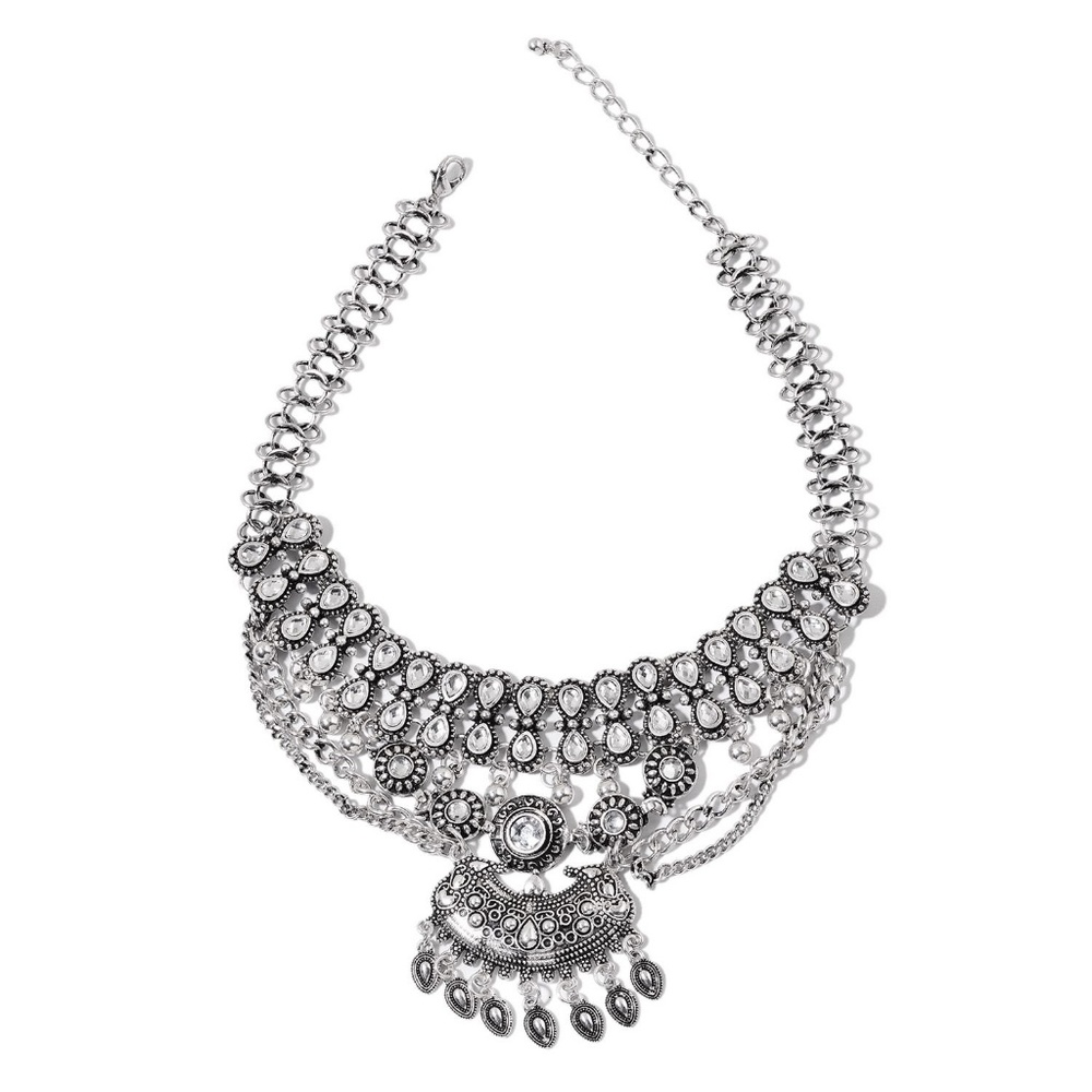 Nefertiti’s Treasure Silvertone Necklace NWT